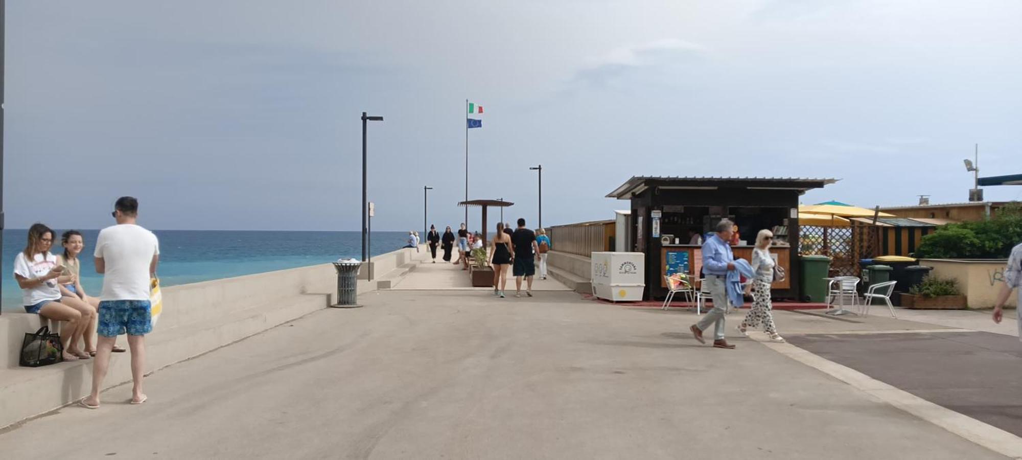 Piccolo Hotel Holiday Center Finale Ligure Buitenkant foto