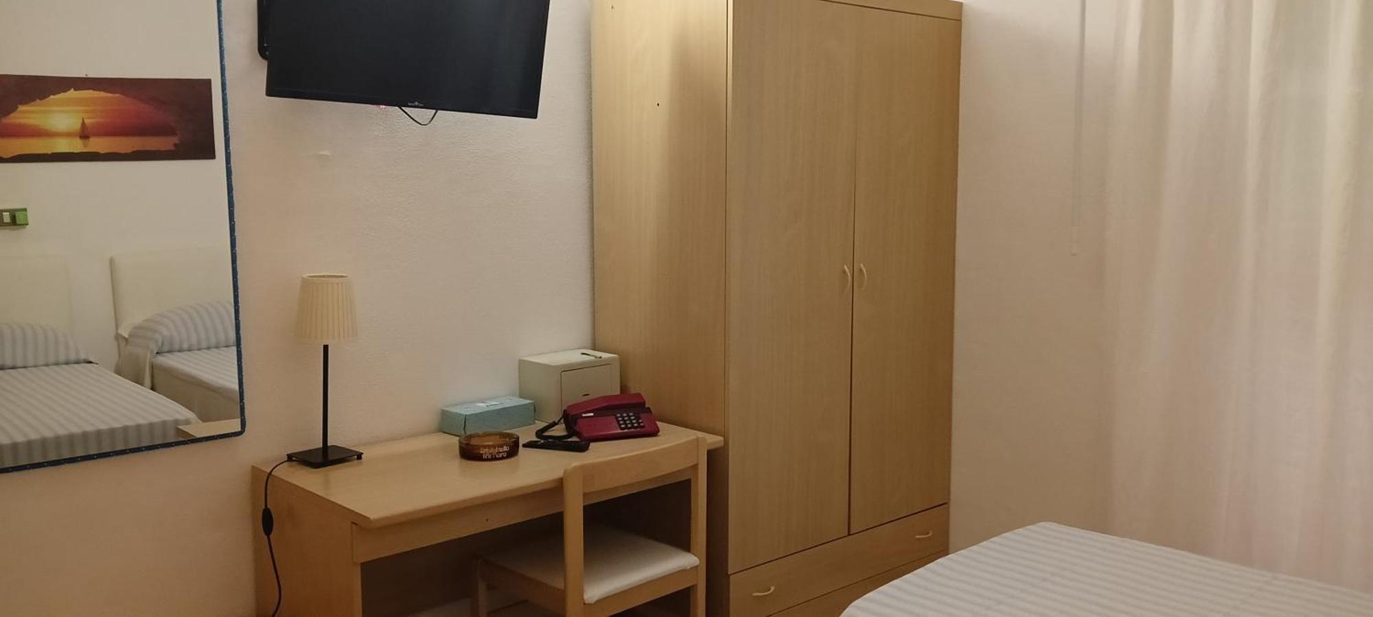 Piccolo Hotel Holiday Center Finale Ligure Buitenkant foto
