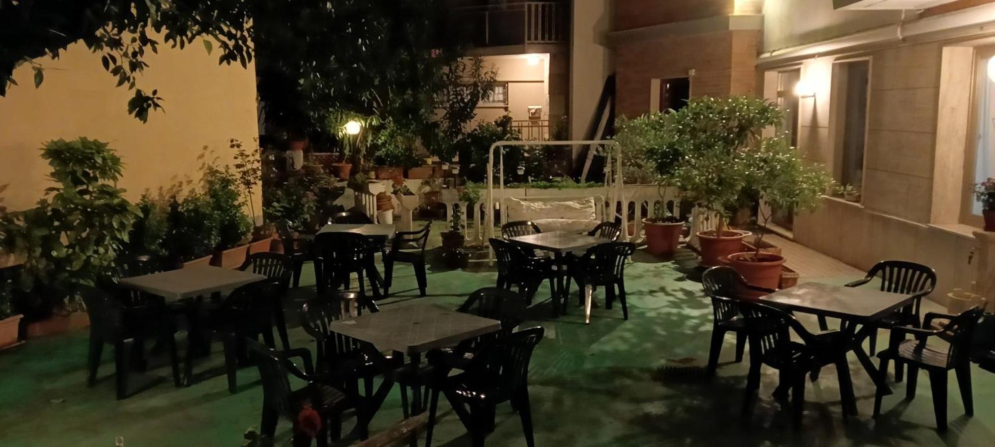 Piccolo Hotel Holiday Center Finale Ligure Buitenkant foto