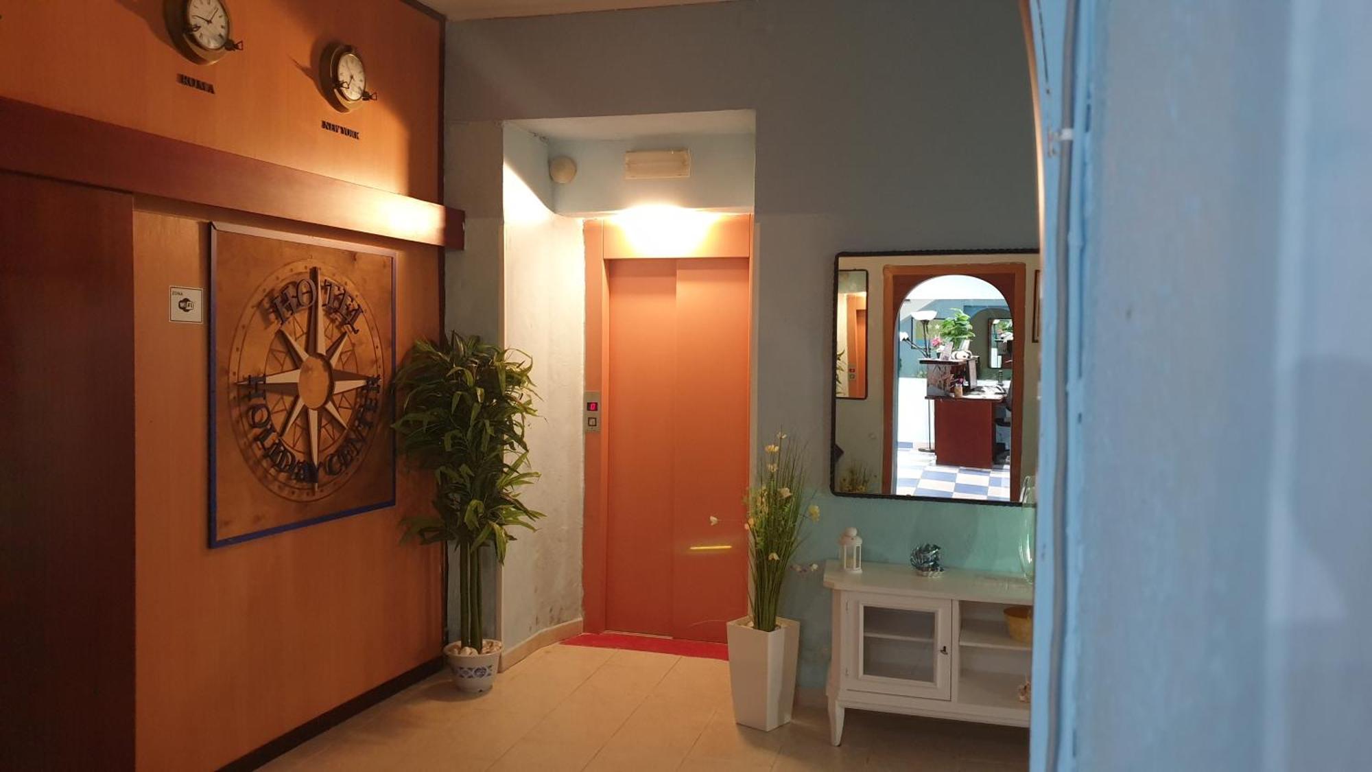 Piccolo Hotel Holiday Center Finale Ligure Buitenkant foto