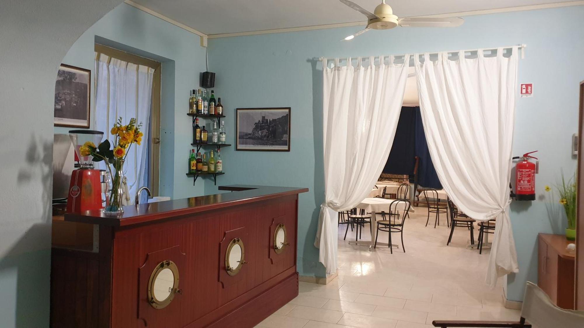 Piccolo Hotel Holiday Center Finale Ligure Buitenkant foto