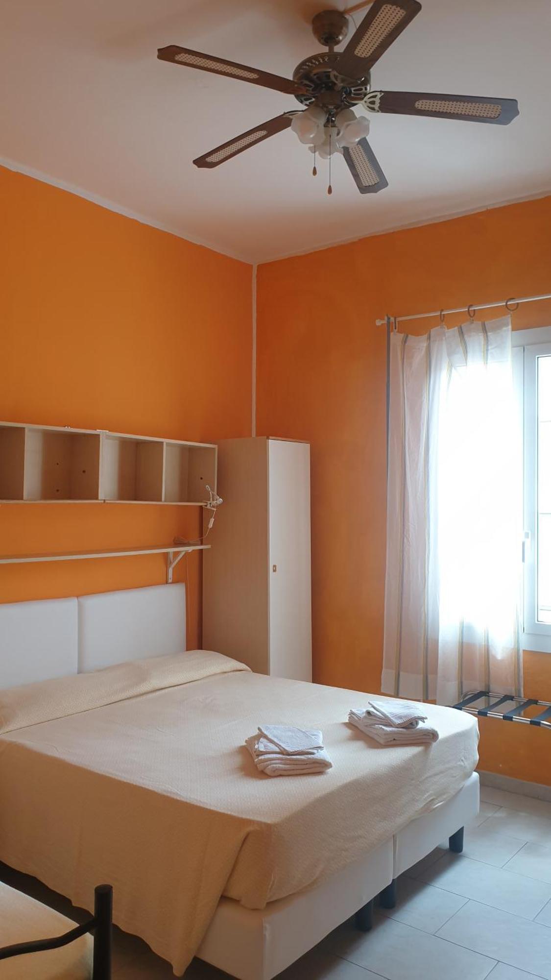 Piccolo Hotel Holiday Center Finale Ligure Buitenkant foto