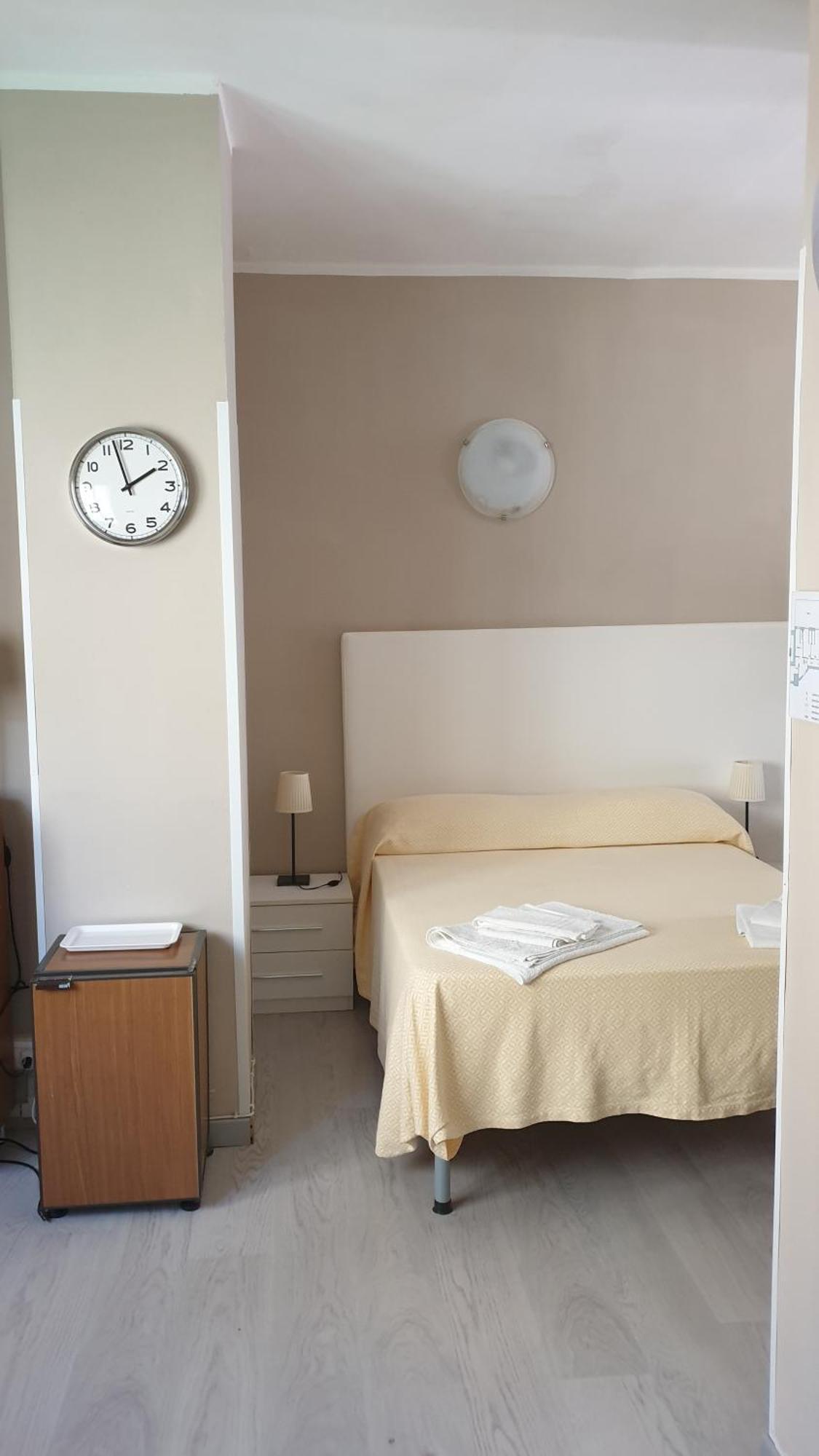 Piccolo Hotel Holiday Center Finale Ligure Buitenkant foto